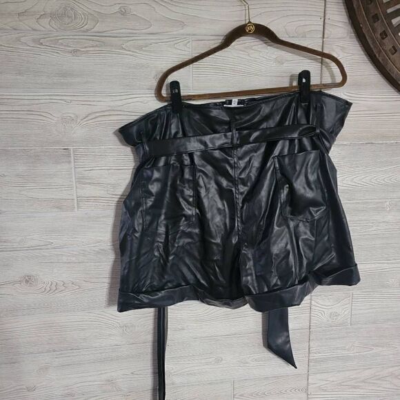 White Birch Faux Leather High Rise Shorts SZ 3XL Paper Bag Tie Waist - Picture 5 of 8